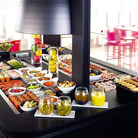 Campanile Rouen Est - Saint Pierre Hotel 3*