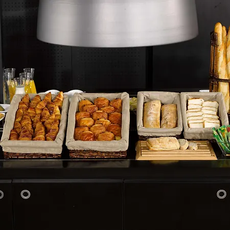 Campanile Rouen Est - Saint Pierre Hotel