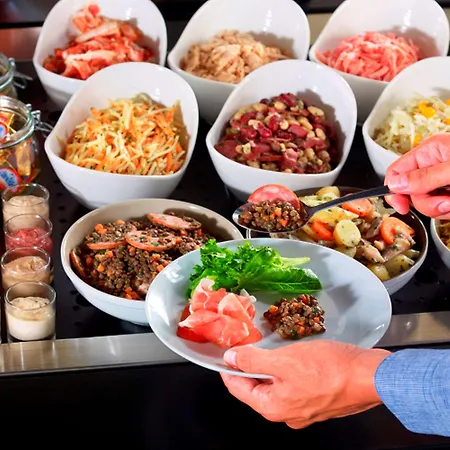 Campanile Rouen Est - Saint Pierre Hotell 3*