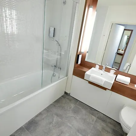 Campanile Rouen Est - Saint Pierre Hotel